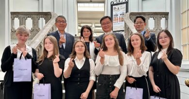 Przedstawiciele UAM na spotkaniu z koreańską delegacją